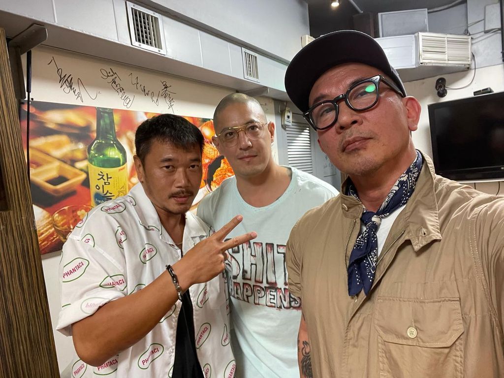 具俊晔蒋友柏罕见合照蒋友柏光头出镜变化大曾是蒋家最帅曾孙