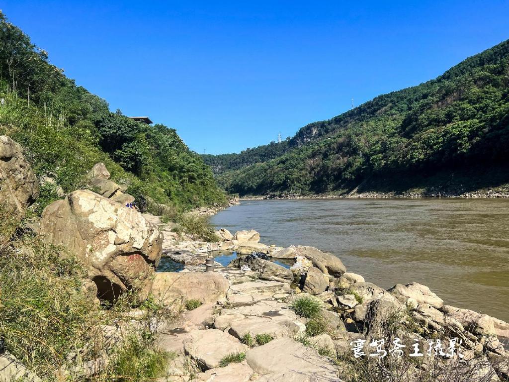 探秘张飞古道，传说中燕人张翼德走过的地方，去这里玩千万别自驾__财经头条