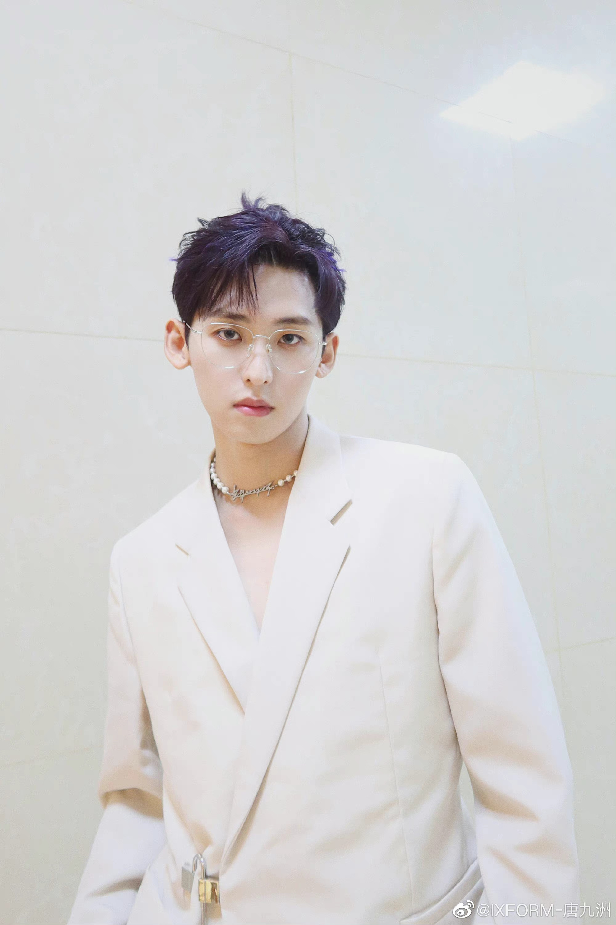 唐九洲见面会造型 紫色短发帅气加倍!_高清图集_新浪网