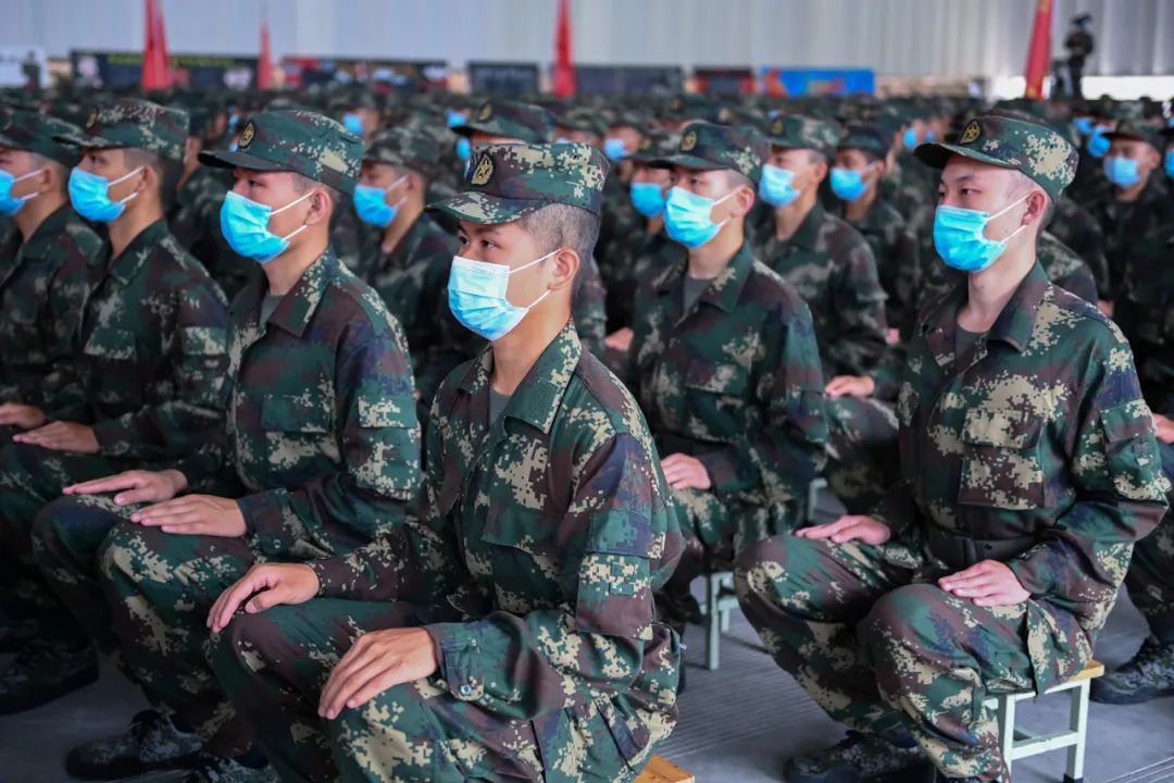 开训啦火箭军某部千余名新兵立下铿锵誓言