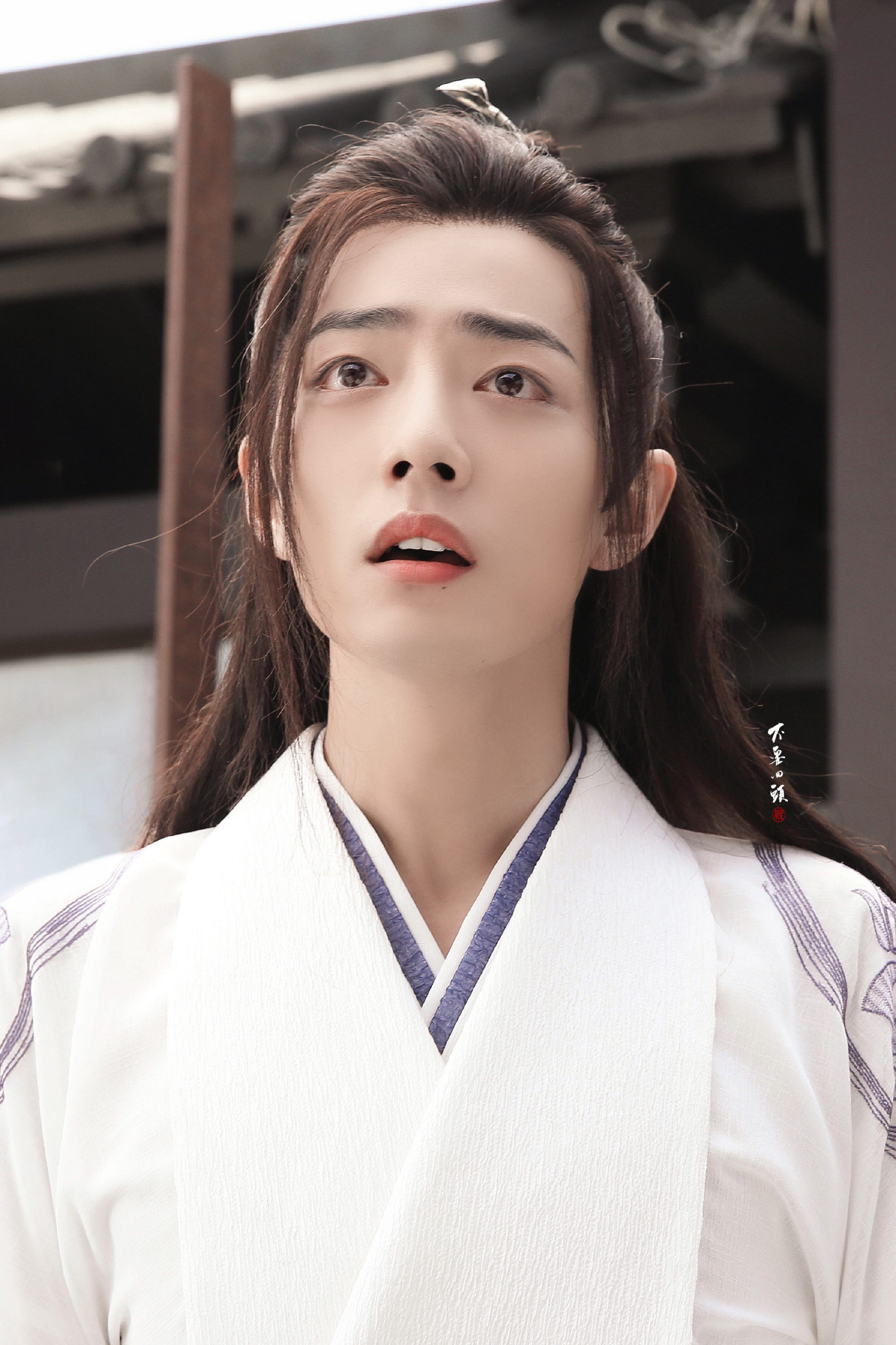 肖战的白衣魏无羡,任嘉伦的白衣陆大人,谁的白衣造型深得你心?