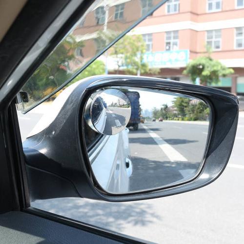 你肯定不知道汽车后视镜上的小圆镜竟然有这么大作用