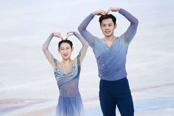 再破世界纪录！“葱桶组合”头名晋级自由滑，今晚冲金休闲区蓝鸢梦想 - Www.slyday.coM