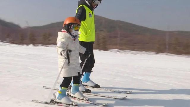 元氏县无极山滑雪场图片