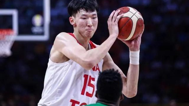 准确消息,周琦无缘CBA,单枪匹马挑战CBA利益,是真傻!|中国篮协|新疆男篮|nbl|丁彦雨航|郭艾伦_新浪新闻