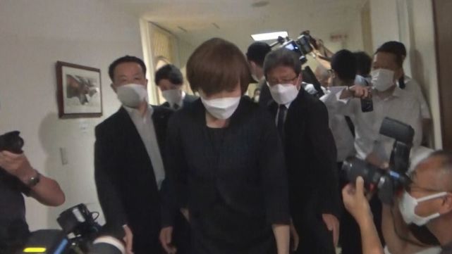 安倍夫人在葬礼结束后首次亮相!素颜穿黑西装好憔悴,眼中含着泪休闲区蓝鸢梦想 - Www.slyday.coM 安倍夫人在葬礼结束后首次亮相!素颜穿黑西装好憔悴,眼中含着泪休闲区蓝鸢梦想 - Www.slyday.coM