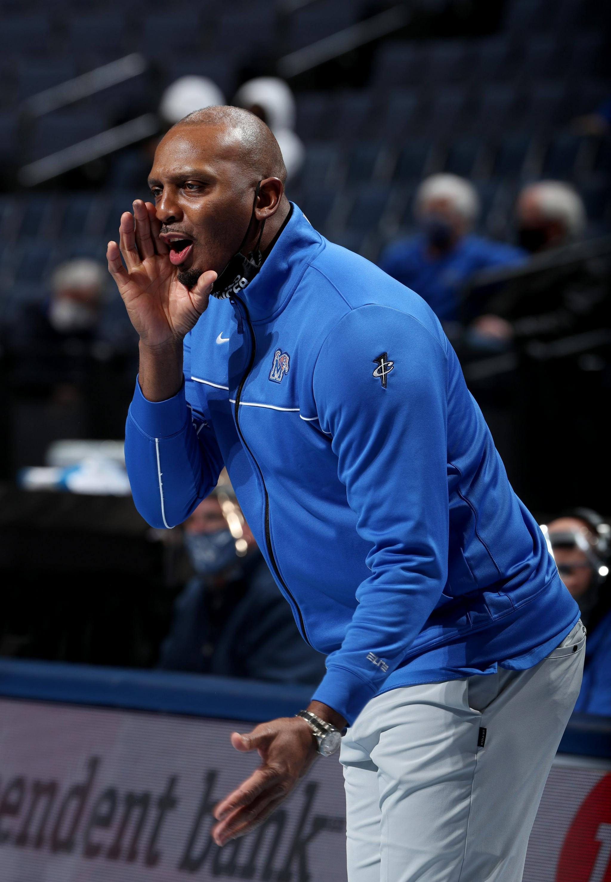 名人堂主帅拉里布朗将前往孟菲斯大学当助理教练……|拉里布朗|便士|