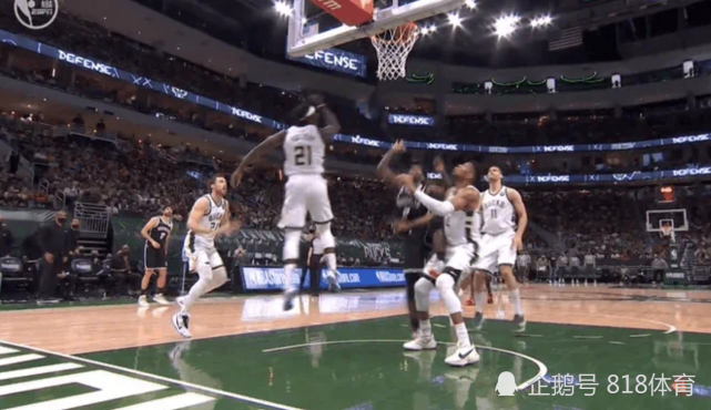 够兄弟!欧文被字母哥垫脚伤退,詹皇第一时间发推祈祷,还激动爆粗休闲区蓝鸢梦想 - Www.slyday.coM 够兄弟!欧文被字母哥垫脚伤退,詹皇第一时间发推祈祷,还激动爆粗休闲区蓝鸢梦想 - Www.slyday.coM