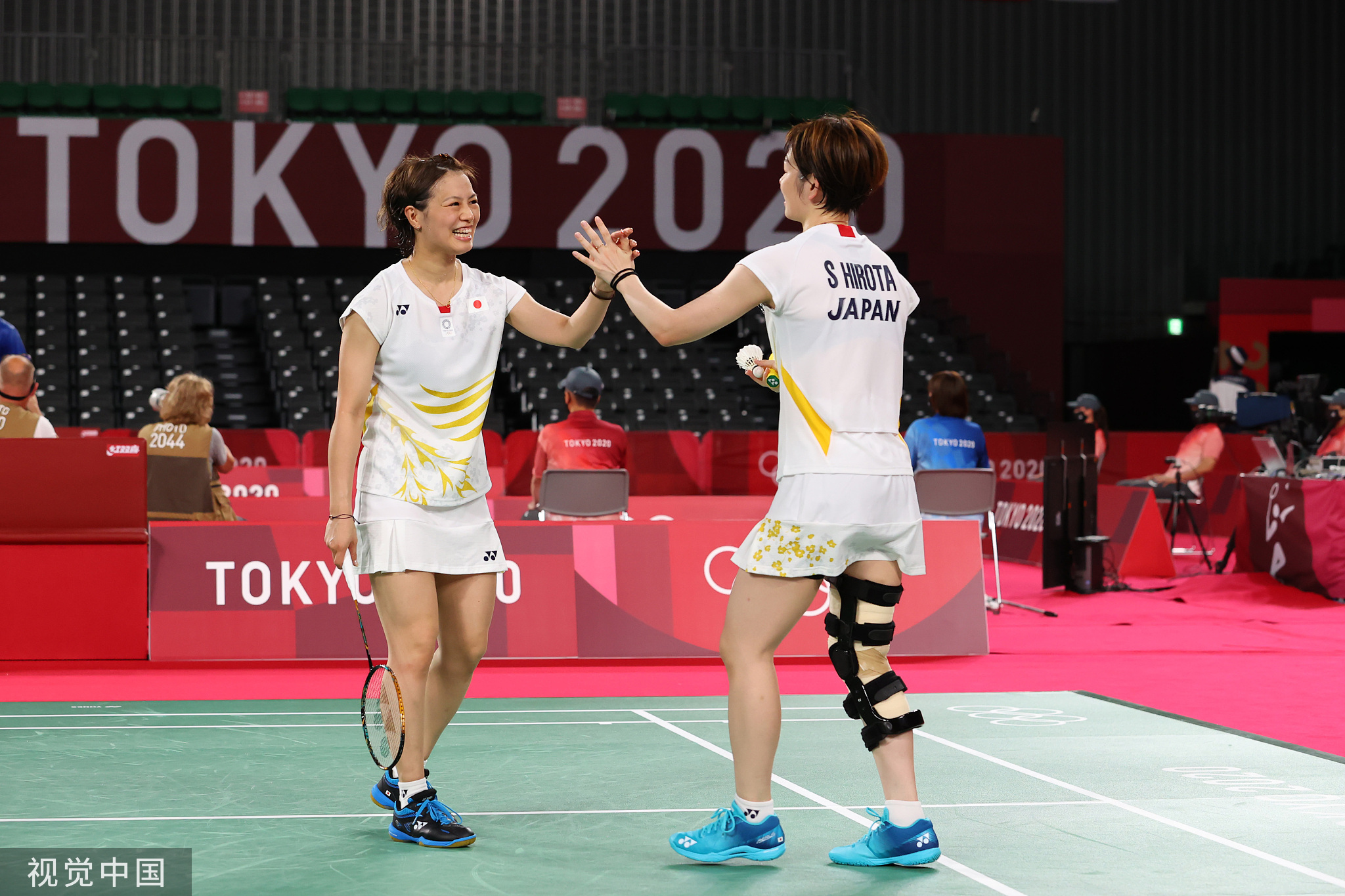 广田彩花的护具令球迷揪心