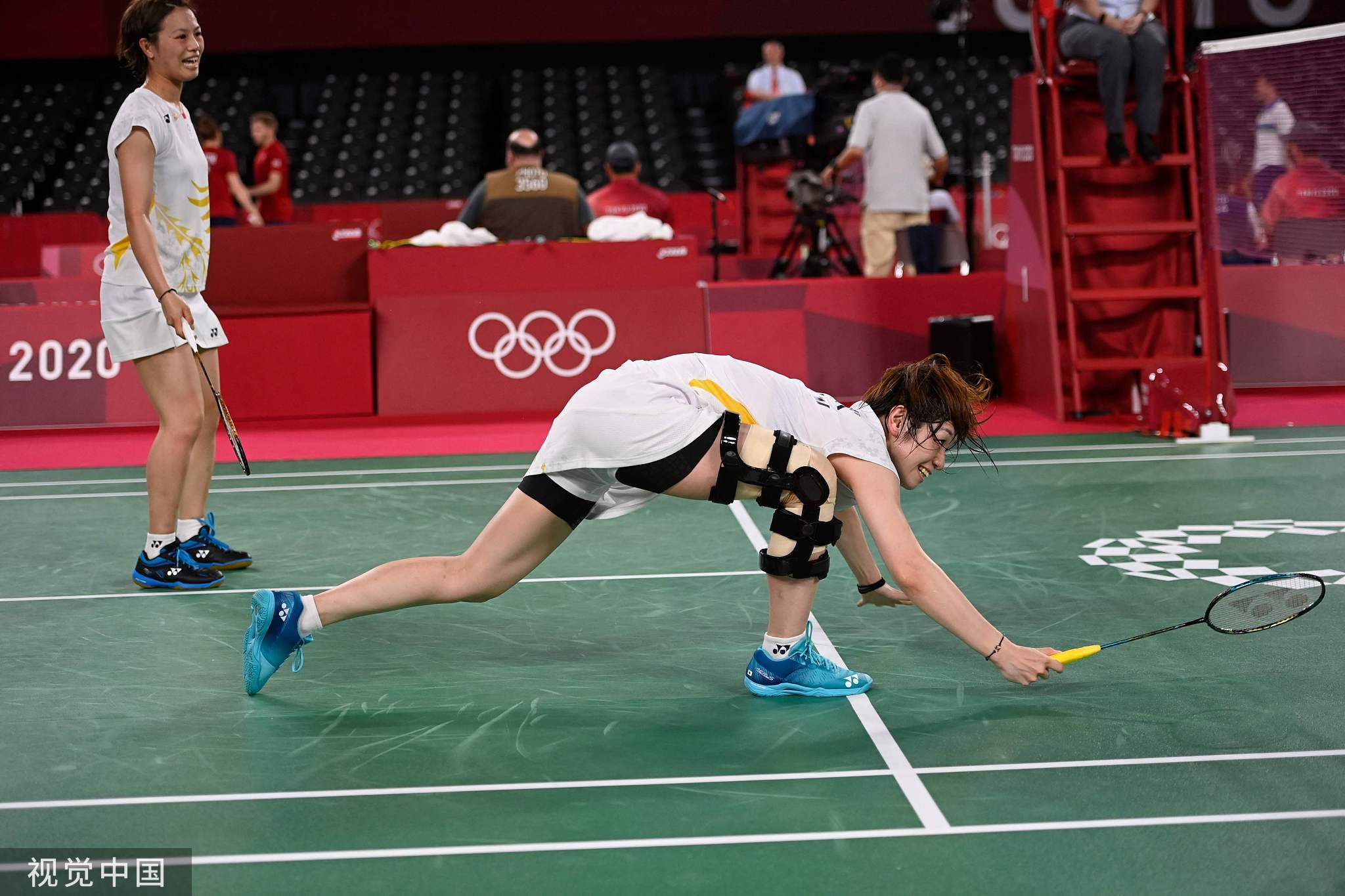 广田彩花的护具令球迷揪心