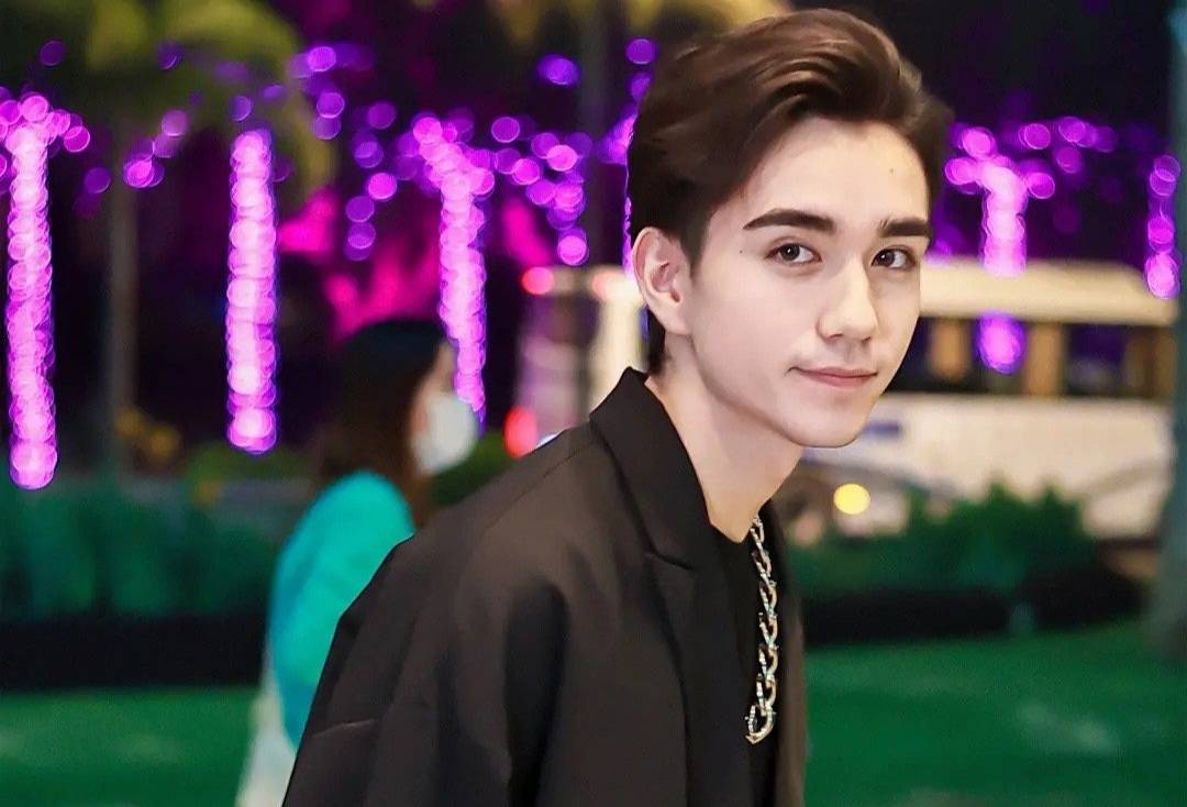 创4选手和马退赛后人气飙升被指与王晨艺都靠饥饿营销出圈