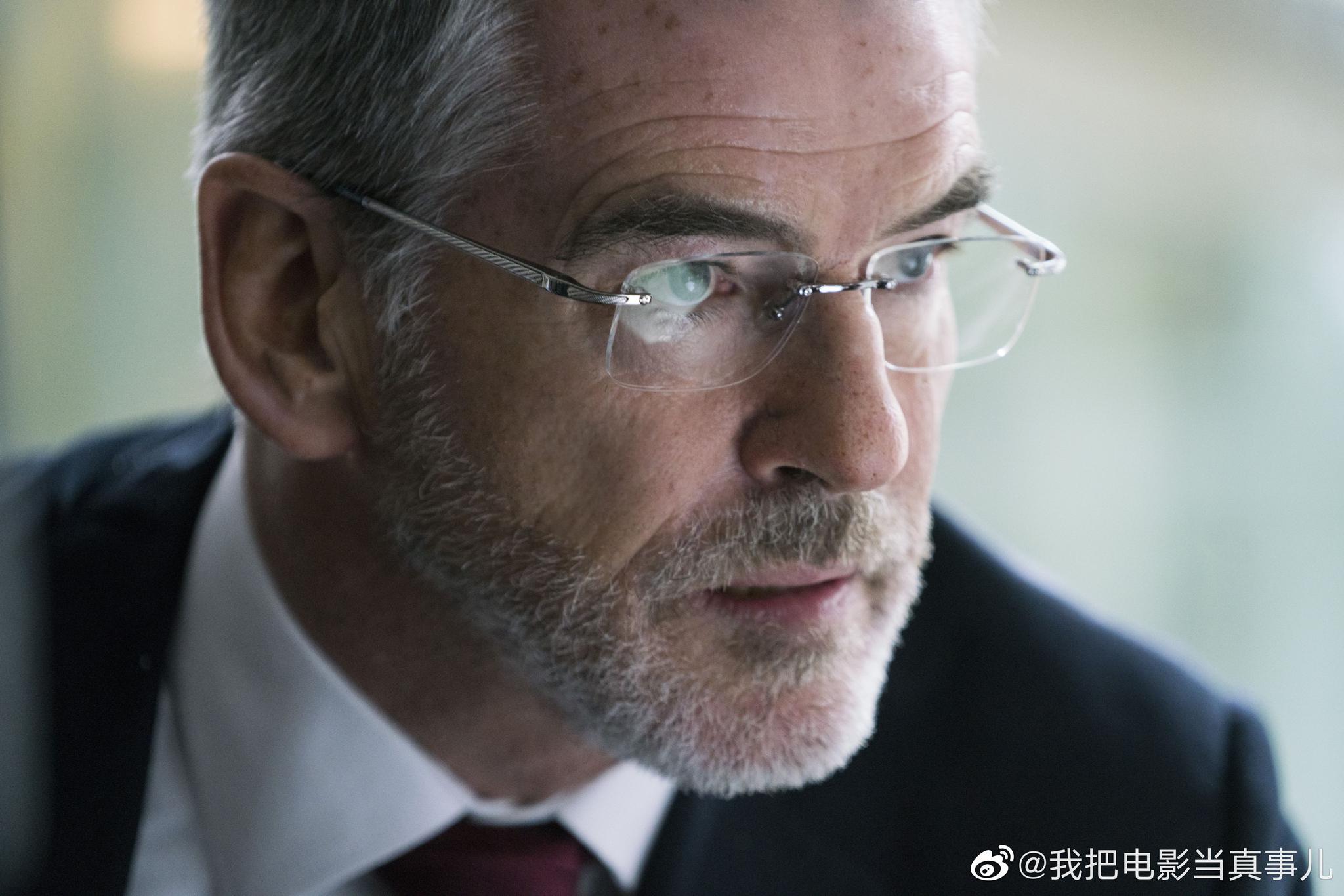 007 皮尔斯·布鲁斯南加盟巨石强森主演的超英电影 《黑亚当》