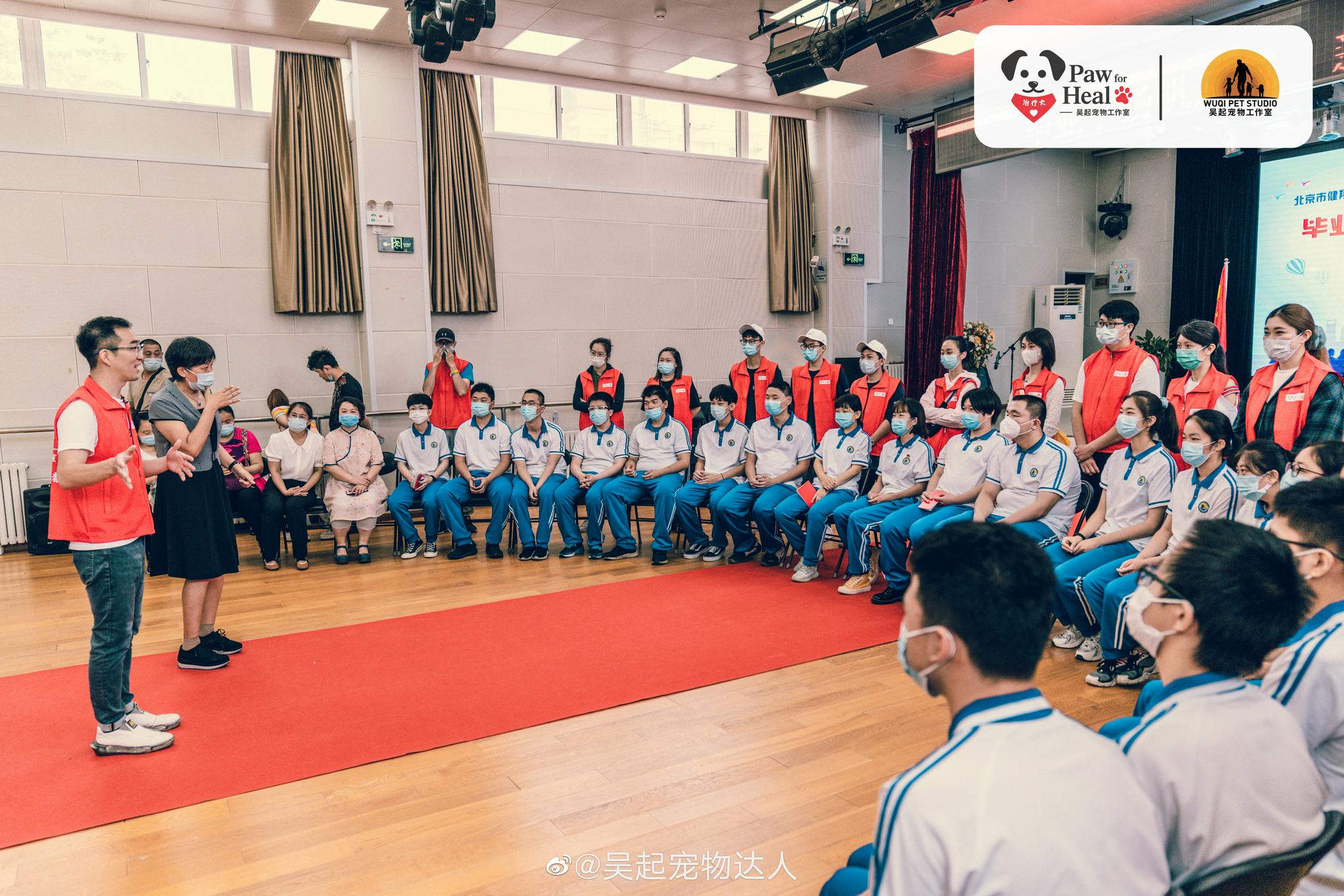 通过老师介绍得知这里原本是北京一所聋哑学校,后来成了多类特殊群体