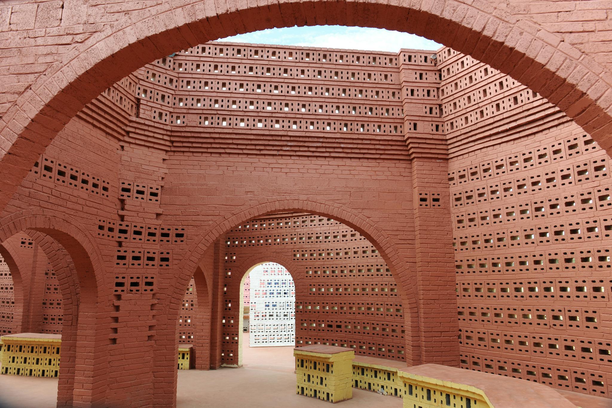 建水的蚁工坊很艺术