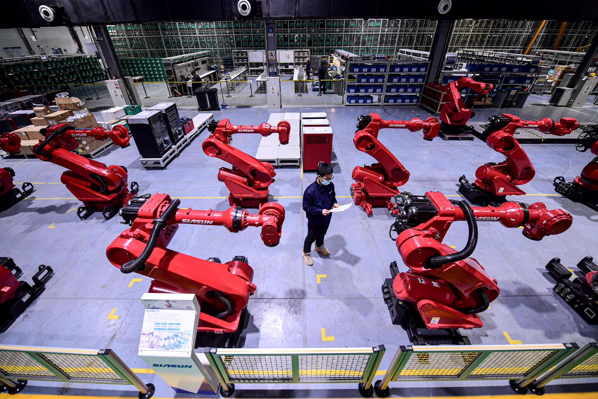 沈阳机器人数字化生产车间忙生产忙