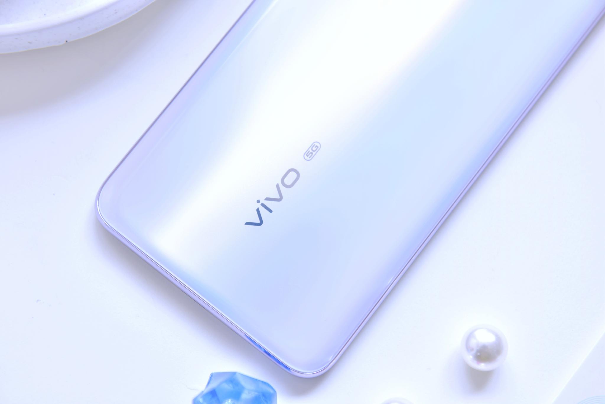vivo S6评测体验！美女说：终于不用看直男们跑5G网速了！