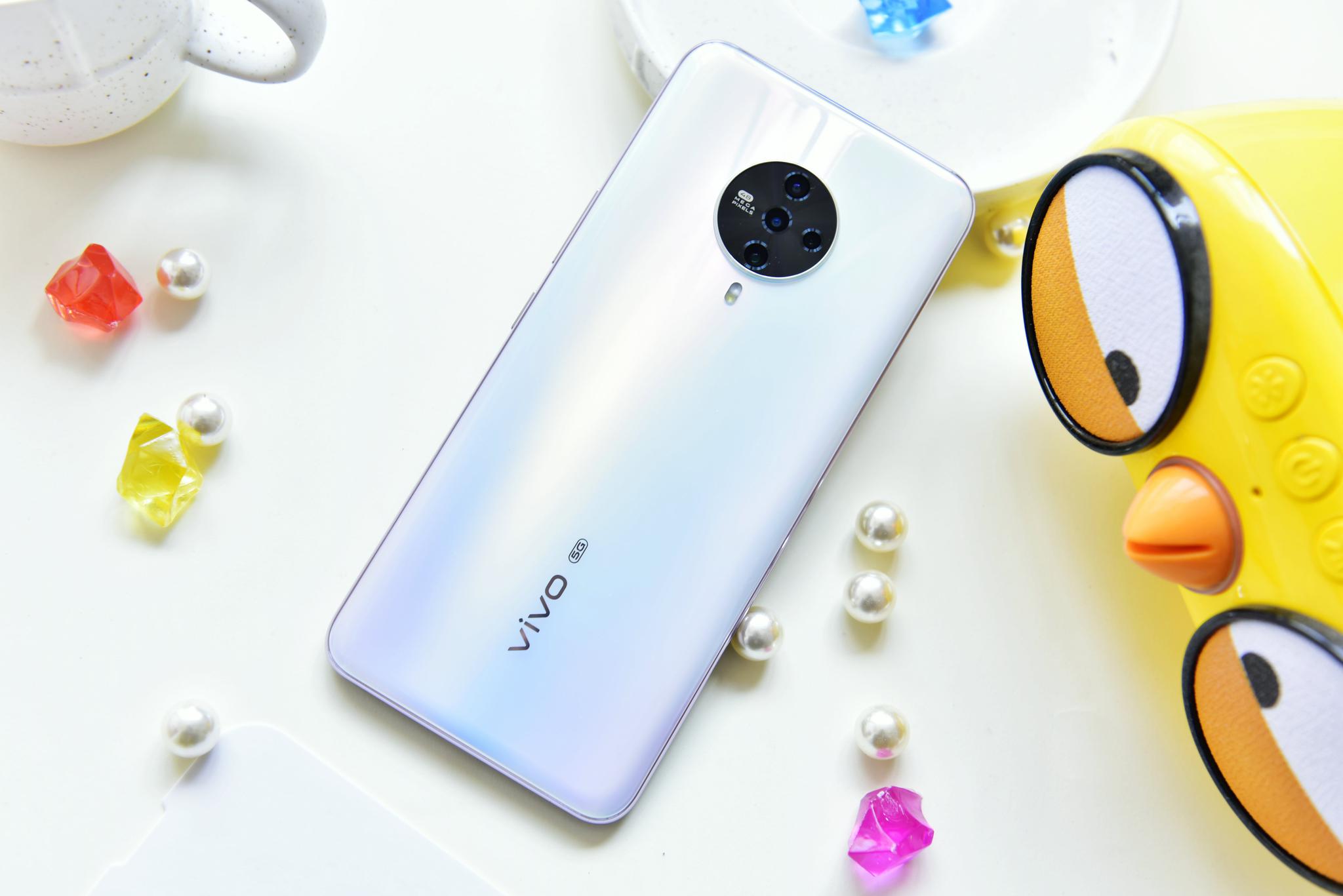 vivo S6评测体验！美女说：终于不用看直男们跑5G网速了！