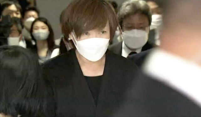 安倍夫人在葬礼结束后首次亮相!素颜穿黑西装好憔悴,眼中含着泪休闲区蓝鸢梦想 - Www.slyday.coM 安倍夫人在葬礼结束后首次亮相!素颜穿黑西装好憔悴,眼中含着泪休闲区蓝鸢梦想 - Www.slyday.coM