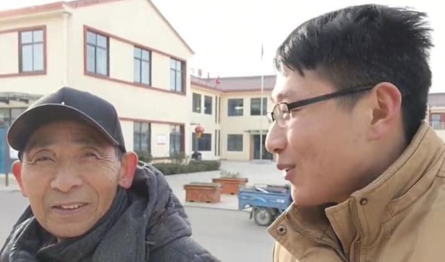 刘强东的父亲罕见现身老宅!每天坚持锻炼身体,帮忙接送小朋友