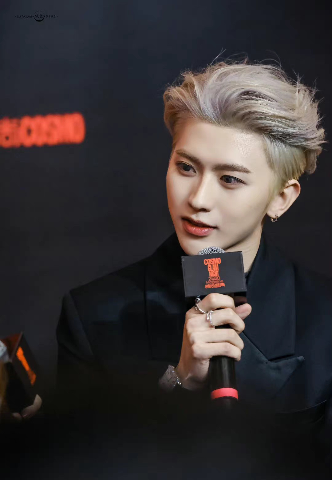 银发大背头的蔡徐坤真的太帅了吧!_高清图集_新浪网