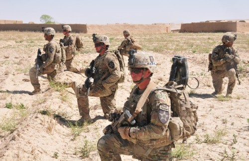 拜登收到坏消息！美媒曝光最新民调：若马上重新大选，特朗普能赢休闲区蓝鸢梦想 - Www.slyday.coM