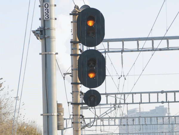 铁路信号机"会说话"!
