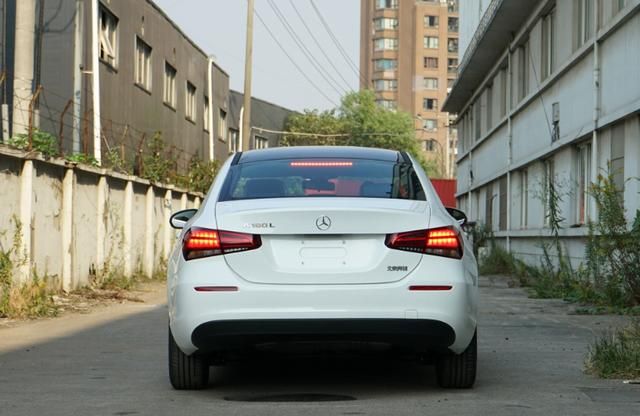 都是豪华品牌入门级,奔驰a180l对比宝马1系120i