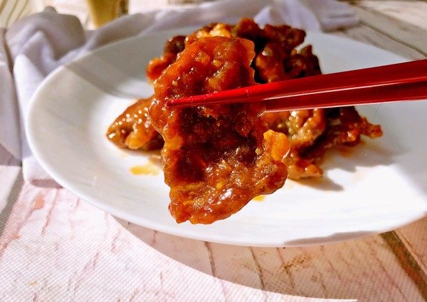 这菜很简单,在酒店吃却很贵,在家20块就搞定,外焦里嫩超下饭|肉片