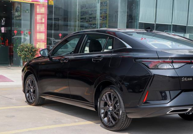 东风打造"平民思域",7万配1.5t引擎,标配法系底盘稳如牛