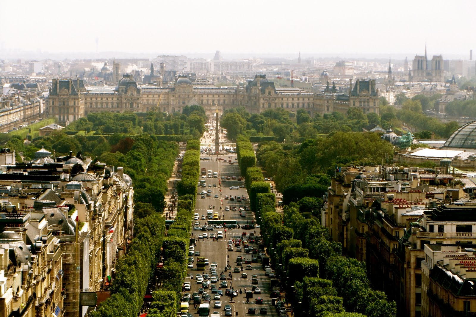 香榭丽舍大街是法国首都巴黎的一条大道