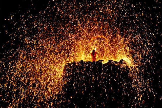 宁乡道林古镇景区9月28日开园 铁花"火雨"绚烂上演