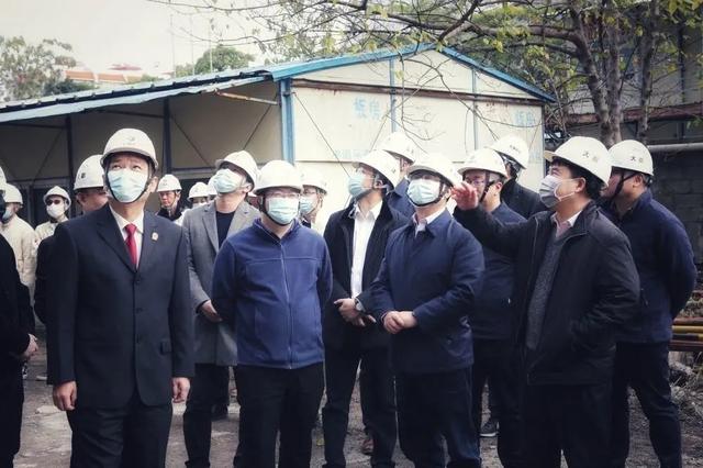 柳州市城中区人民政府副区长周伟平,以及广西建工集团下属子公司相关