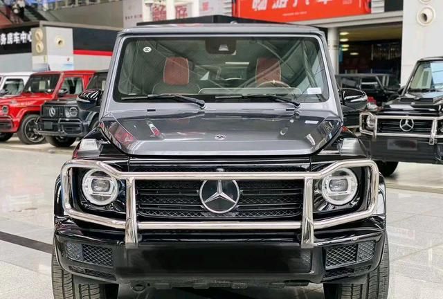 奔驰大gg580到店实拍55tv8585匹网友这价格是真的香