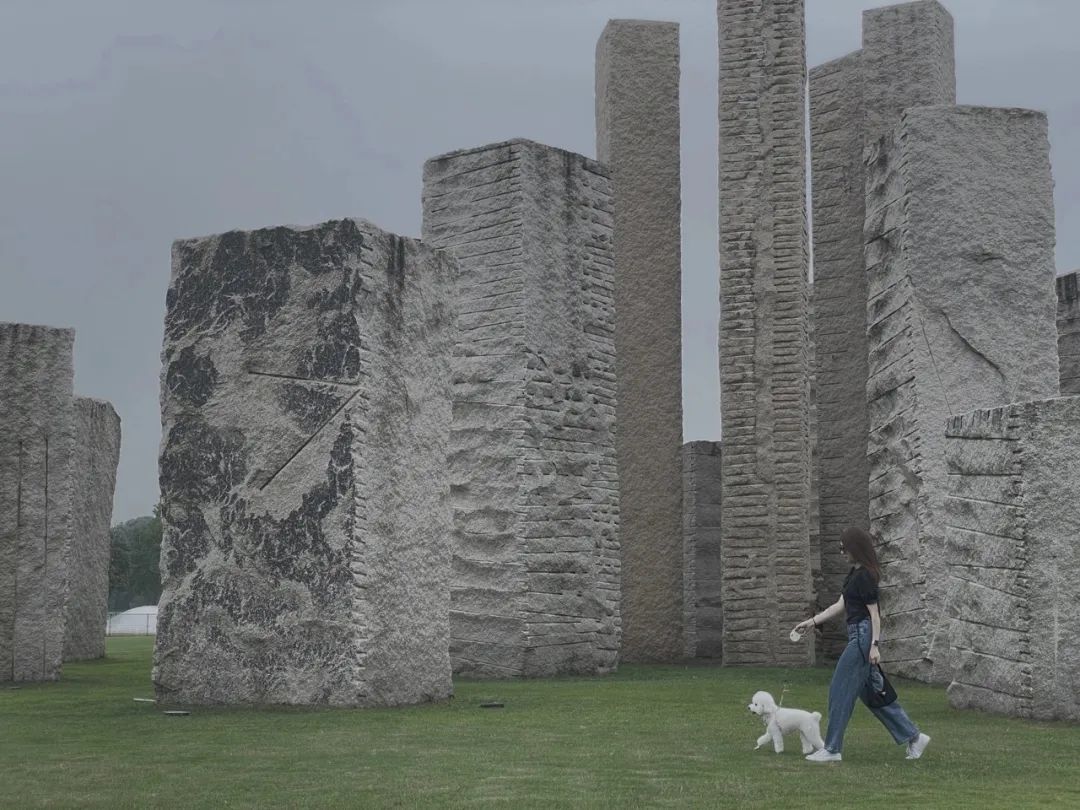 深秋松江这个巨石阵有种不一样的美