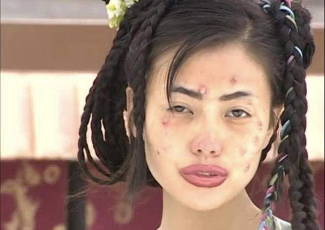 同样是扮丑女倪妮像癞蛤蟆高圆圆让人反胃韩雪杨颖太敷衍