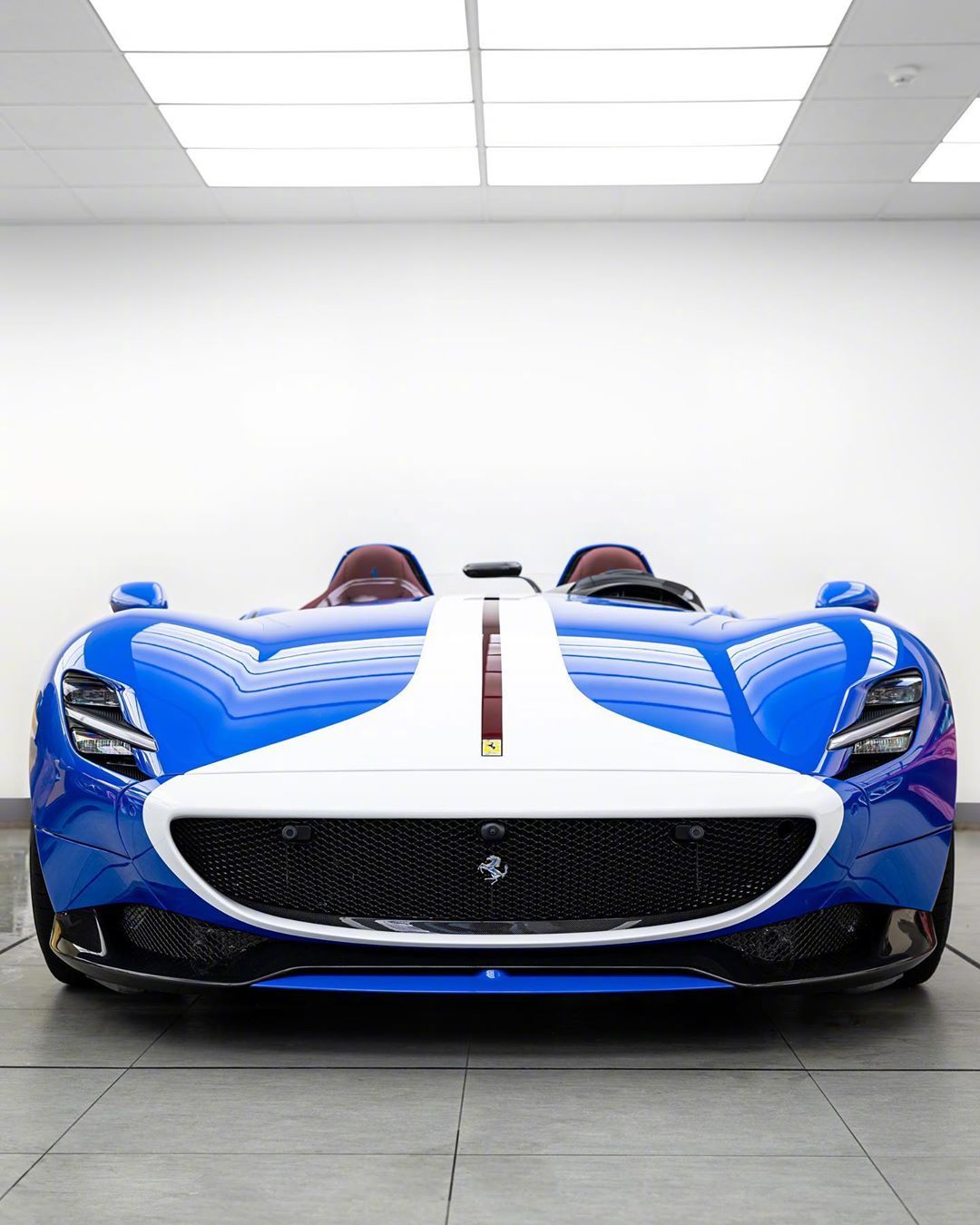 两枚法拉利monza sp2,这配色真赞!