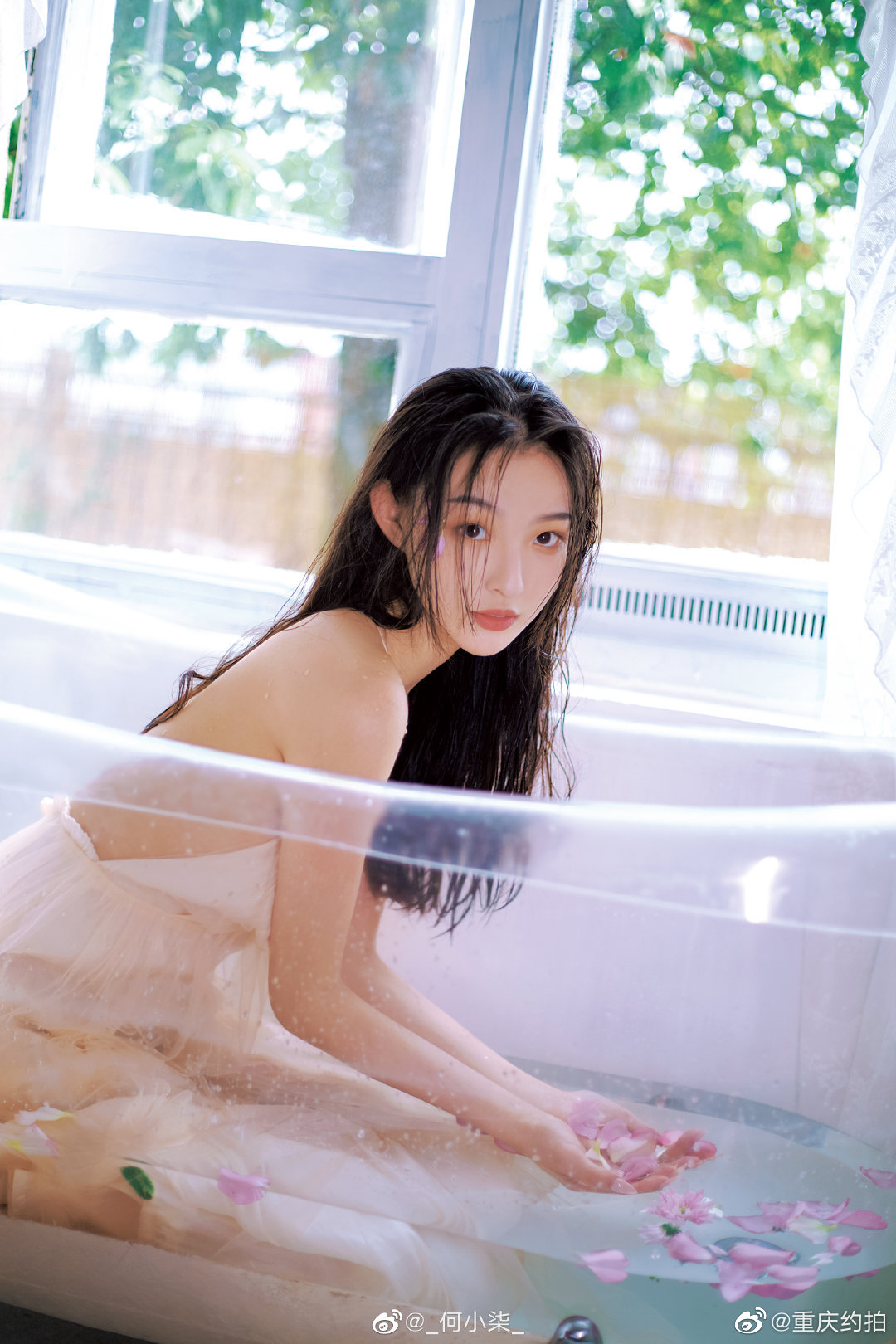 世界在你梦里,你入了谁的梦 .@_何小柒_ @王思洁吖