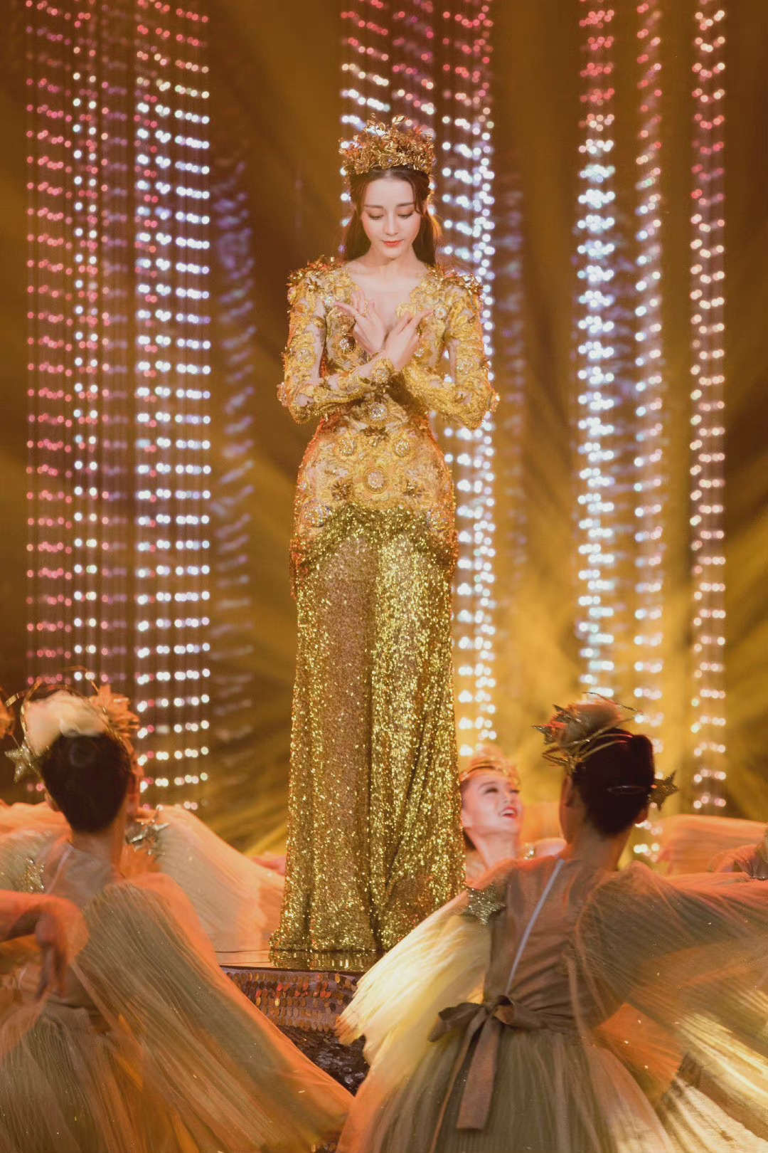 期待演员迪丽热巴待播剧《驭鲛记