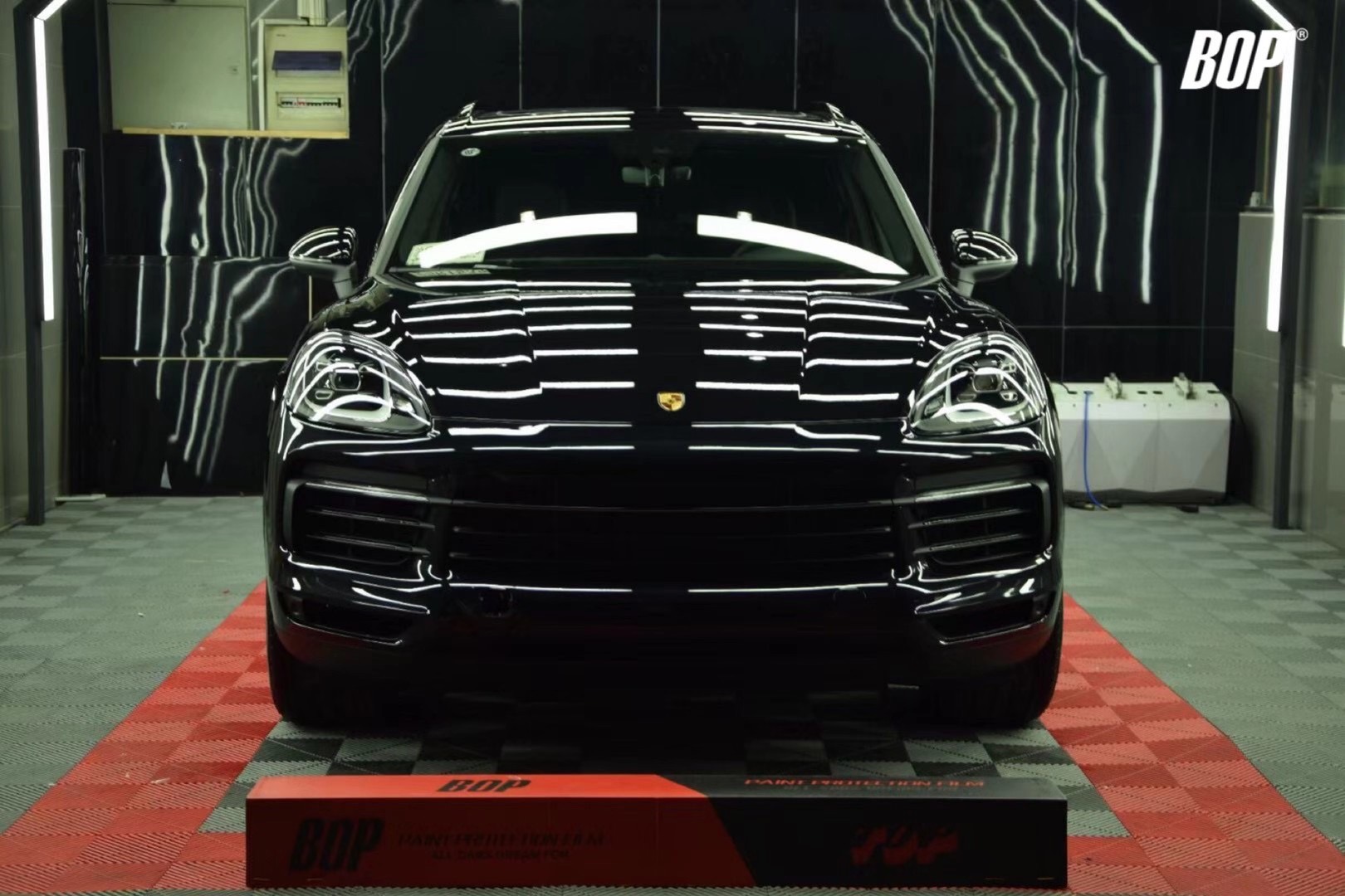 陆上最快的suv,保时捷卡宴了解下!