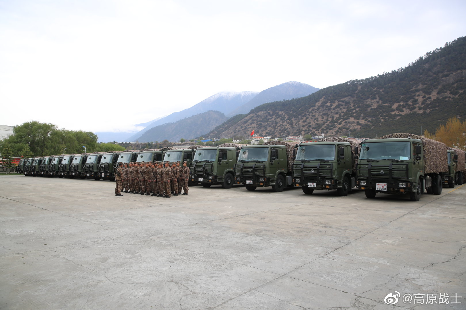 西藏某运输旅征战"天路"!_高清图集_新浪网