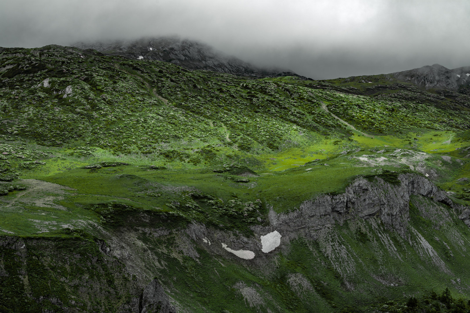 香格里拉石卡雪山海拔4500米,在非雪季时……_高清图集_新浪网
