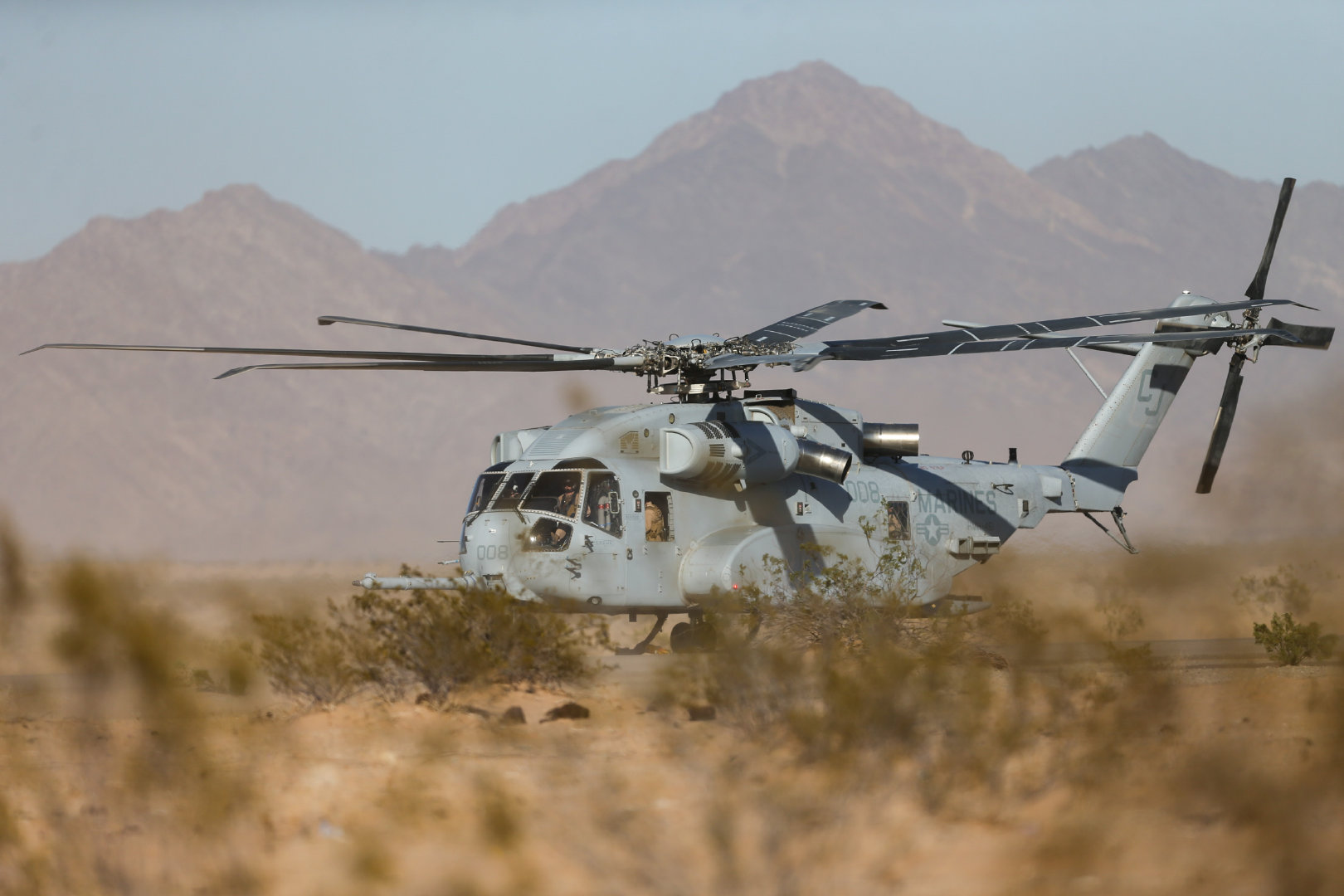 美国海军陆战队ch-53e超级种马直升机参加wti2-23__财经头条