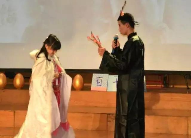 22岁女孩成为董明珠秘书,登上热搜的她原来毕业于石家庄这所学校休闲区蓝鸢梦想 - Www.slyday.coM 22岁女孩成为董明珠秘书,登上热搜的她原来毕业于石家庄这所学校休闲区蓝鸢梦想 - Www.slyday.coM