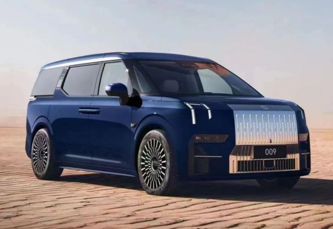 极氪009、腾势D9、岚图梦想家对比，高端MPV的内卷有多严重？