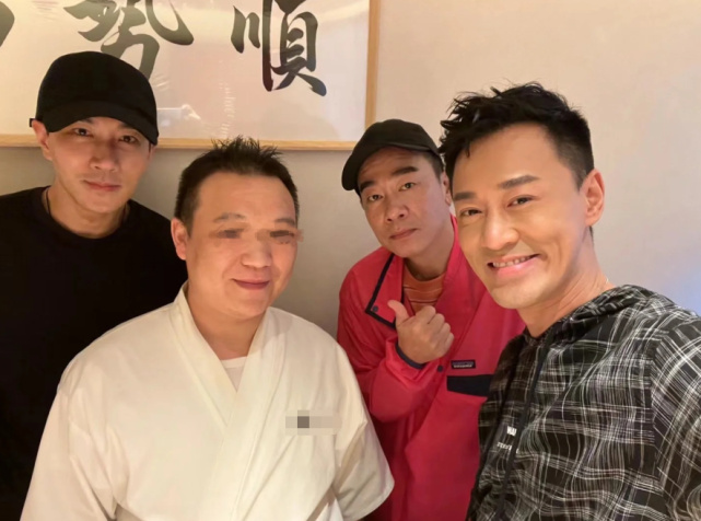 陈小春林峯刘恺威难得相聚吃饭 与吴卓羲等香港艺人齐聚参加综艺休闲区蓝鸢梦想 - Www.slyday.coM 陈小春林峯刘恺威难得相聚吃饭 与吴卓羲等香港艺人齐聚参加综艺休闲区蓝鸢梦想 - Www.slyday.coM