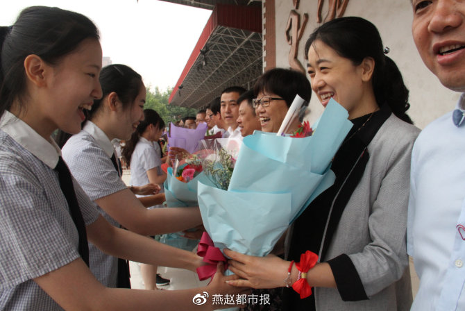 22岁女孩成为董明珠秘书,登上热搜的她原来毕业于石家庄这所学校休闲区蓝鸢梦想 - Www.slyday.coM 22岁女孩成为董明珠秘书,登上热搜的她原来毕业于石家庄这所学校休闲区蓝鸢梦想 - Www.slyday.coM