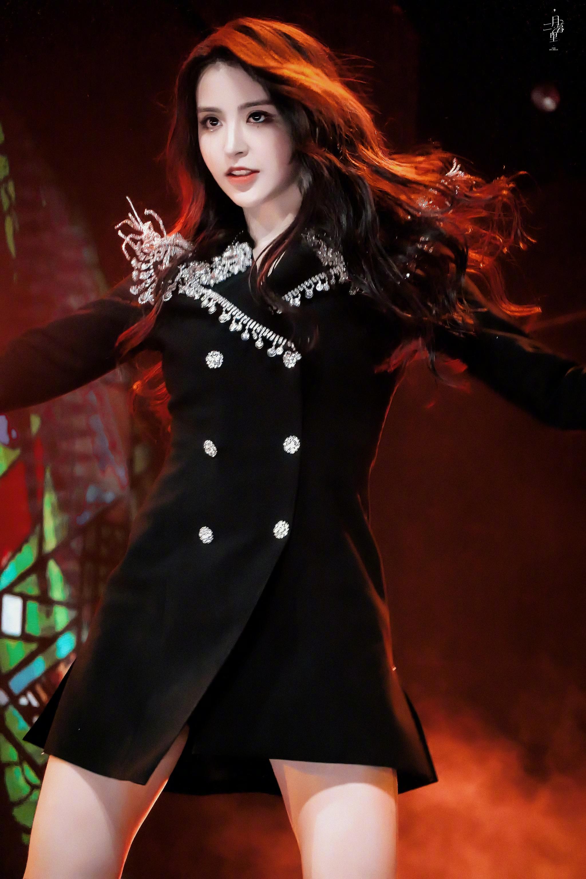 金子涵,青你2第一个拥有万转出圈图的美女,会是最后c位出道的人吗