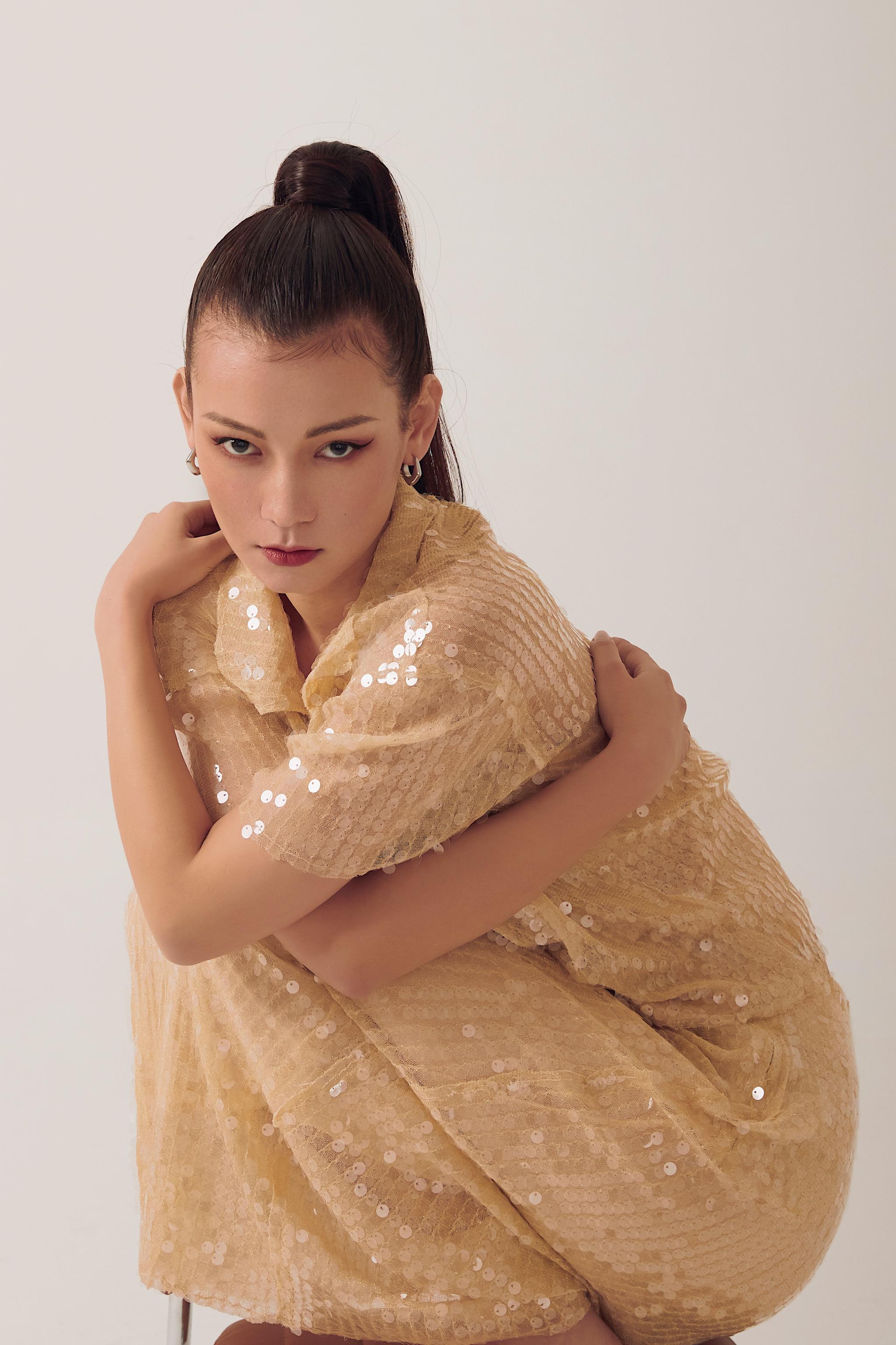 试探@甘可欣kaycee 出镜@野亦泽小苛 化妆@田心鼠__财经头条