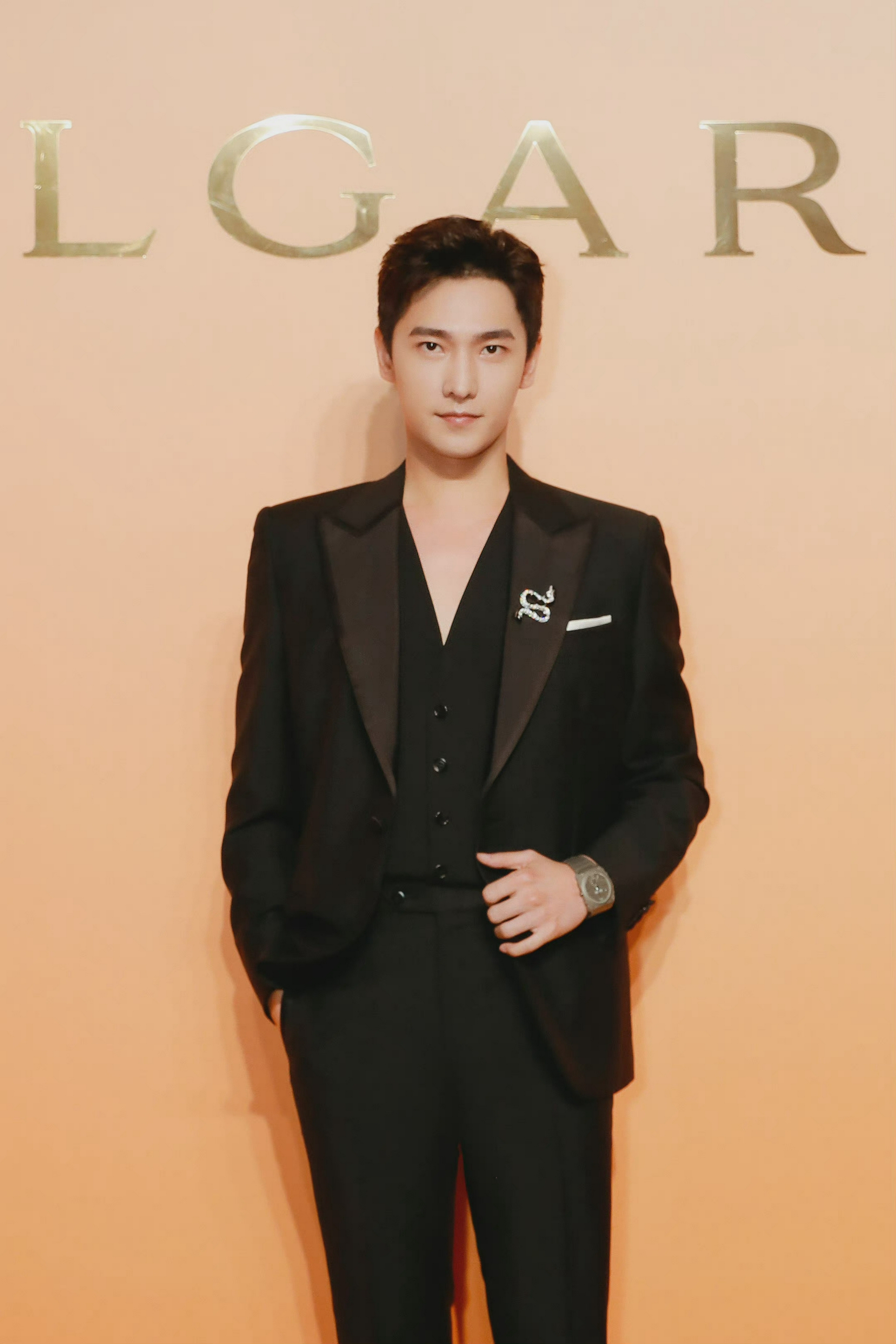 昨晚宝格丽晚宴上的三位男士,品牌代言人「杨洋 吴磊 邓伦」均选择了