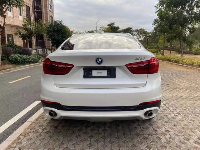 18年宝马x6售价33万,外观时尚新颖,让不少年轻人爱之惜之